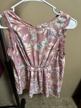 Lauren Conrad  Dusty Rose Floral Sleeveless Top
